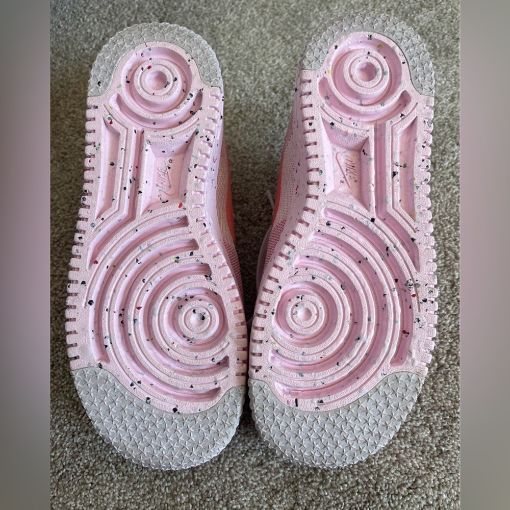 Nike women’s Air Force 1 - never worn - Picture 3 of 3